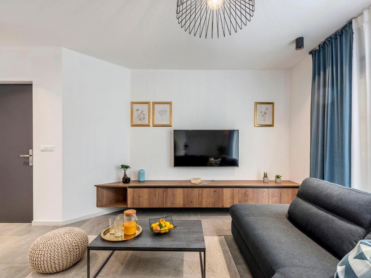 Holiday Home Villa Isabela - Prc423 By Interhome Nova Vas  Exteriör bild